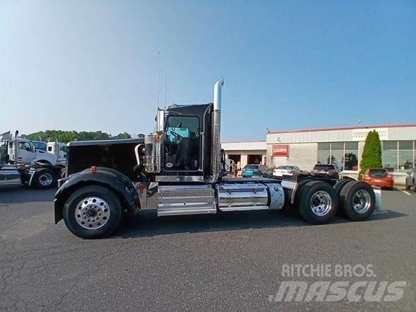 Kenworth W900L 曳引機組件