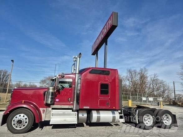 Kenworth W900L 曳引機組件