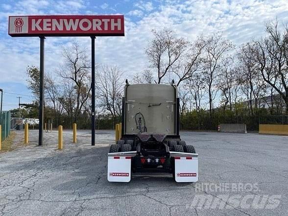 Kenworth W900L 曳引機組件