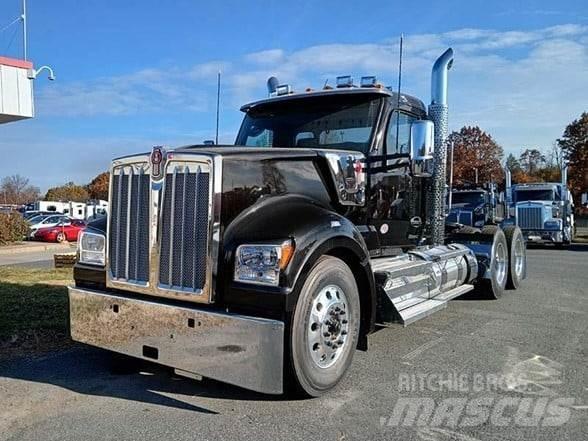 Kenworth W990 曳引機組件