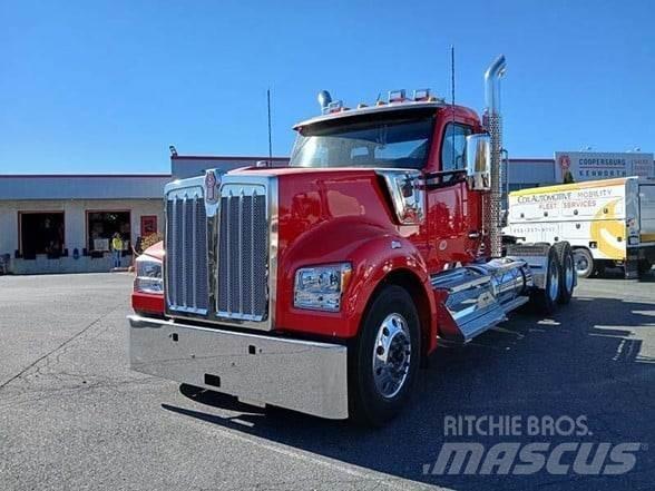 Kenworth W990 曳引機組件