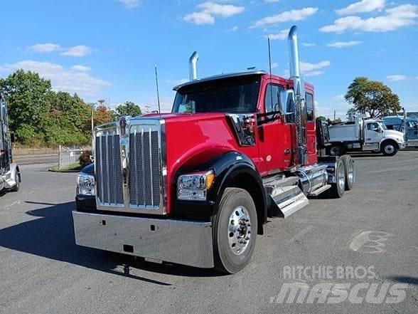 Kenworth W990 曳引機組件