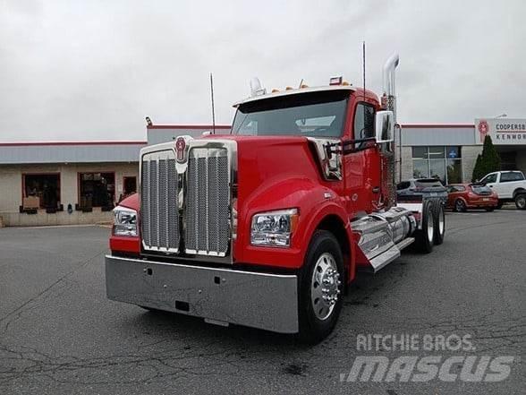 Kenworth W990 曳引機組件