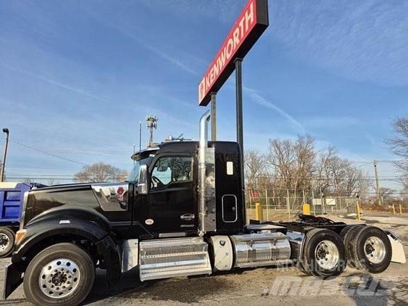 Kenworth W990 曳引機組件