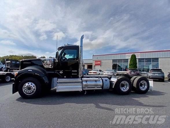 Kenworth W990 曳引機組件