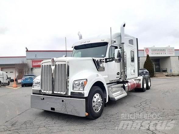 Kenworth W990 曳引機組件