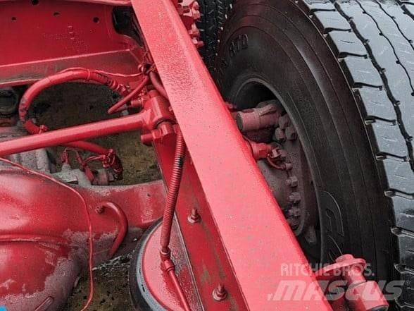 Kenworth W990 曳引機組件