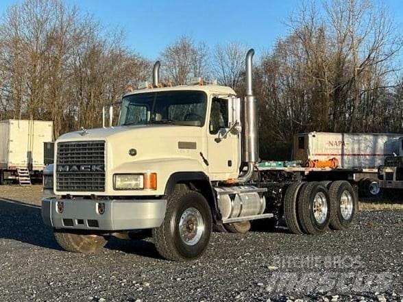Mack CL733 曳引機組件