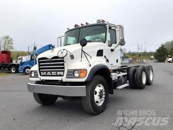 Mack GRANITE CV713 商用底盤車