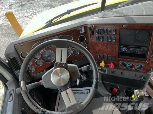 Mack GRANITE GU713 傾卸式卡車