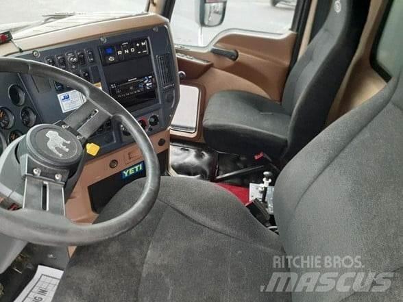 Mack GRANITE GU713 傾卸式卡車