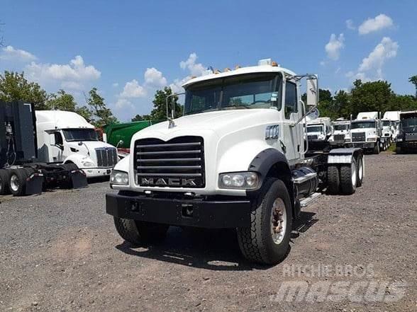 Mack GRANITE GU713 曳引機組件