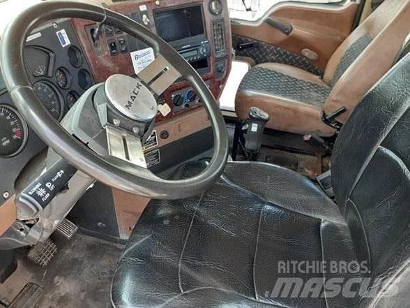 Mack GRANITE GU713 曳引機組件