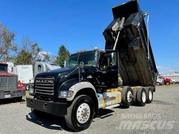 Mack GRANITE GU713 傾卸式卡車
