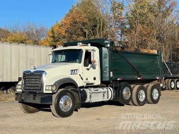 Mack GRANITE GU713 傾卸式卡車