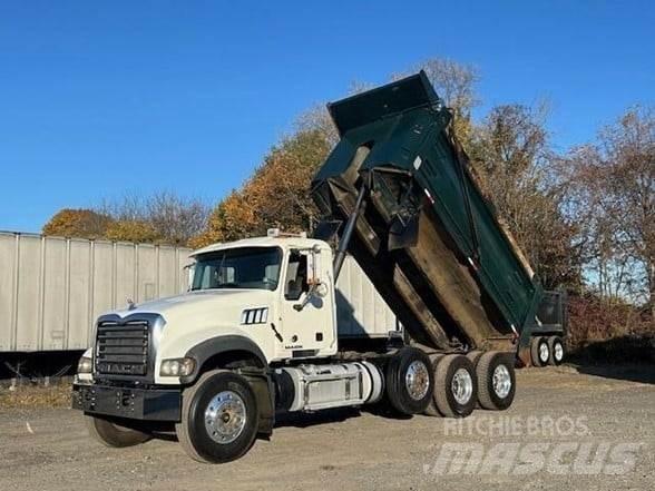 Mack GRANITE GU713 傾卸式卡車
