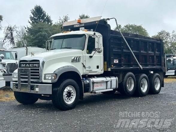 Mack GRANITE GU713 傾卸式卡車