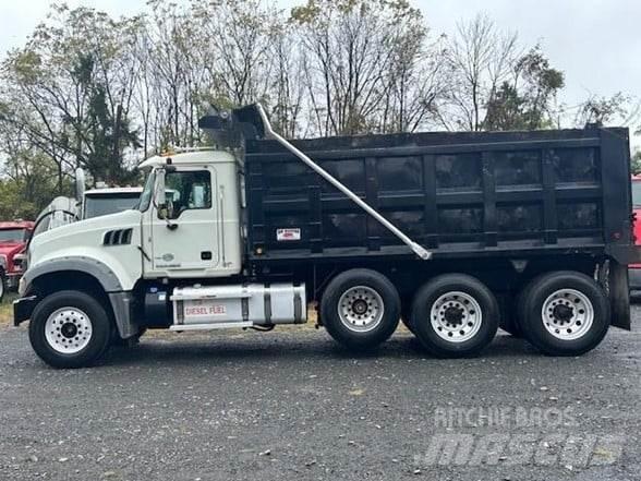 Mack GRANITE GU713 傾卸式卡車