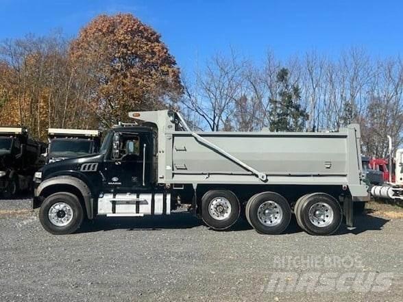 Mack GRANITE GU713 傾卸式卡車