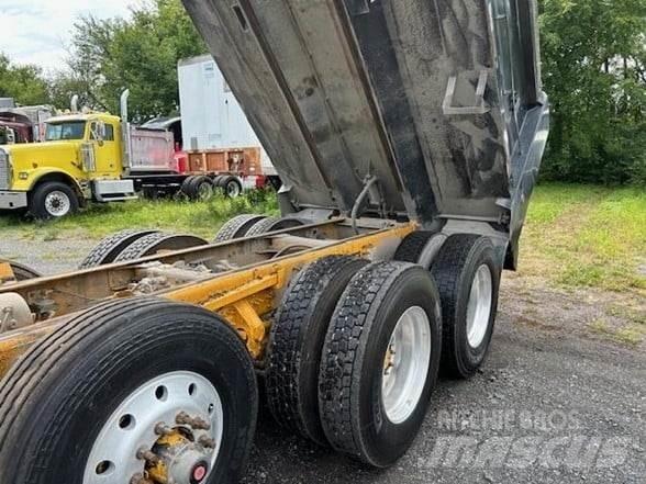 Mack GRANITE GU713 傾卸式卡車