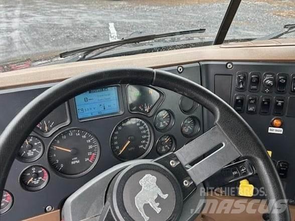 Mack GRANITE GU713 傾卸式卡車
