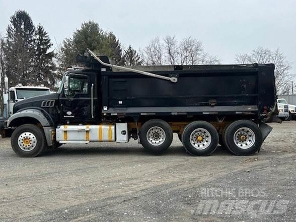 Mack GRANITE GU713 傾卸式卡車