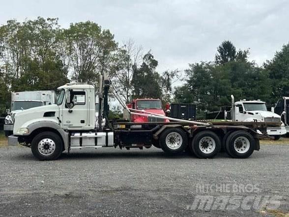 Mack GRANITE GU813 垃圾車