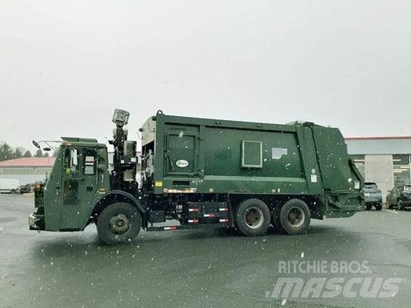 Mack LEU613 垃圾車
