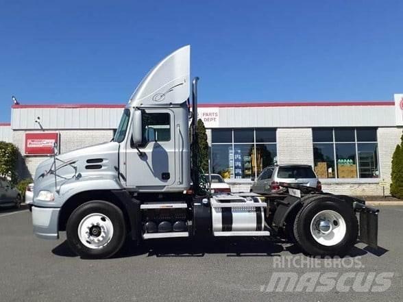 Mack PINNACLE CXU612 曳引機組件