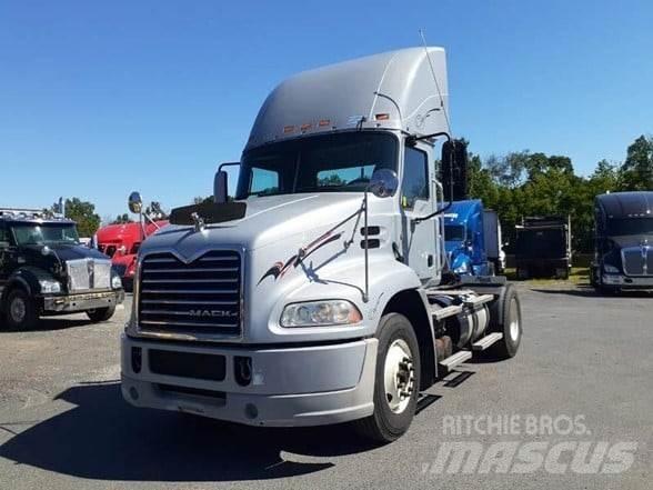 Mack PINNACLE CXU612 曳引機組件