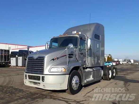 Mack PINNACLE CXU613 曳引機組件