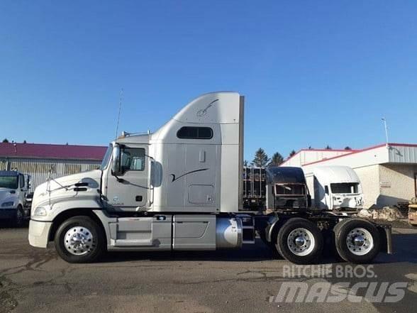 Mack PINNACLE CXU613 曳引機組件