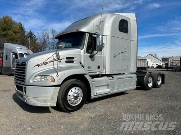 Mack PINNACLE CXU613 曳引機組件