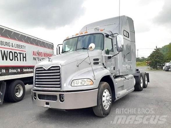 Mack PINNACLE CXU613 曳引機組件