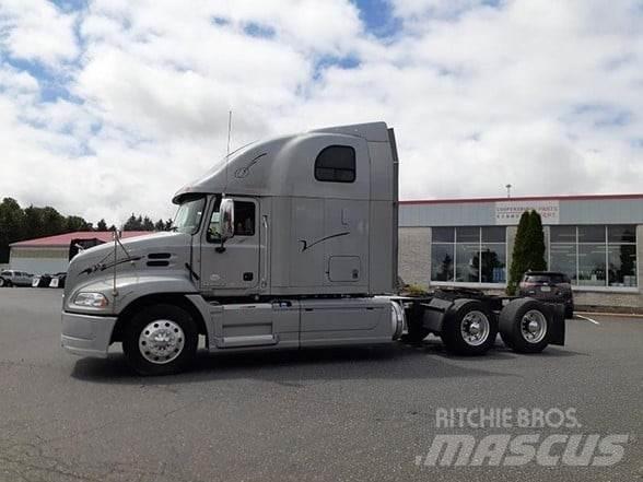 Mack PINNACLE CXU613 曳引機組件
