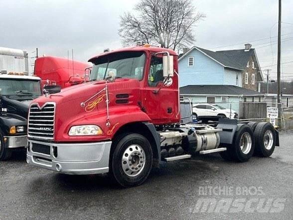 Mack PINNACLE CXU613 曳引機組件
