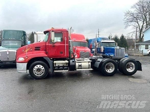 Mack PINNACLE CXU613 曳引機組件