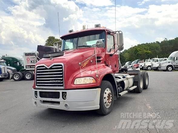 Mack PINNACLE CXU613 曳引機組件