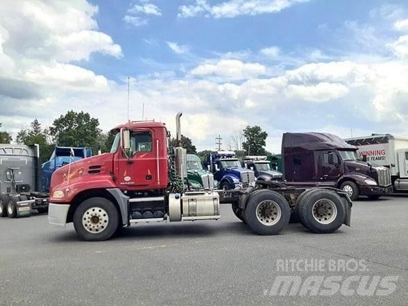 Mack PINNACLE CXU613 曳引機組件
