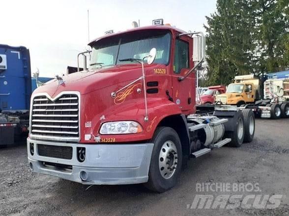 Mack PINNACLE CXU613 曳引機組件