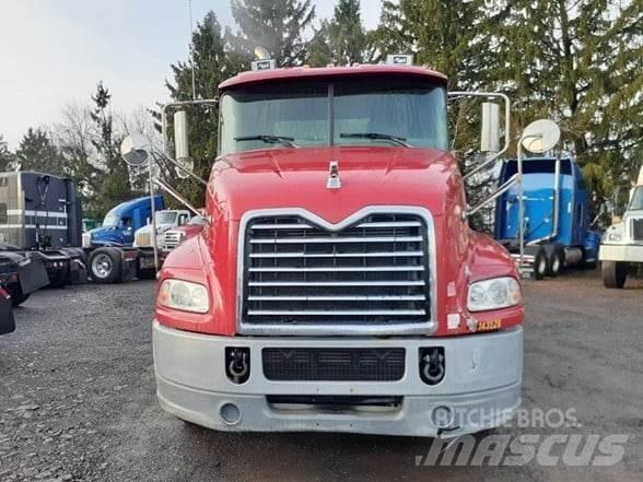 Mack PINNACLE CXU613 曳引機組件