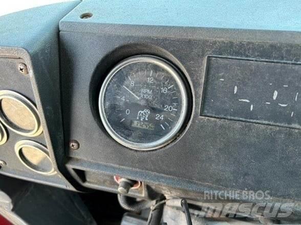 Mack RD688S 傾卸式卡車