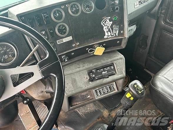 Mack RD688SX 傾卸式卡車