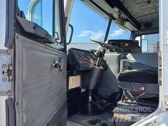 Peterbilt 320 垃圾車