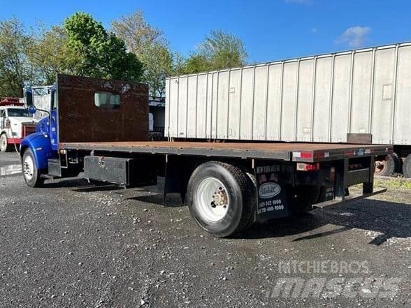 Peterbilt 330 平板式/側卸式卡車