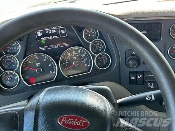Peterbilt 567 傾卸式卡車