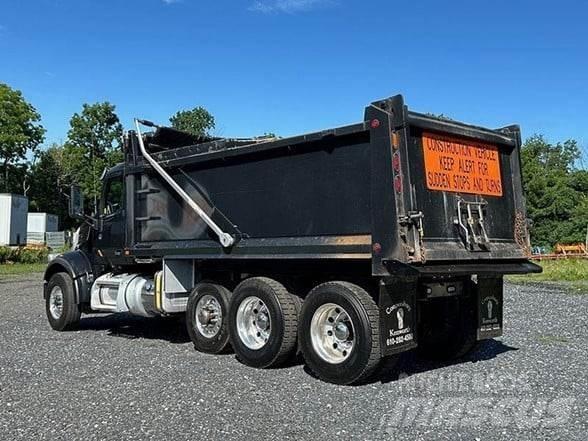 Peterbilt 567 傾卸式卡車