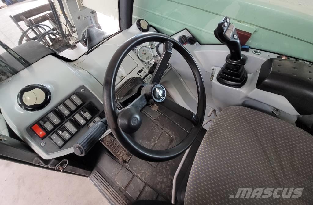 CLAAS Scorpion 7045 伸縮臂操作車