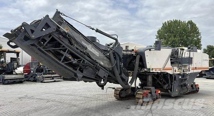 Wirtgen W 220 瀝青冷銑刨機/銑床