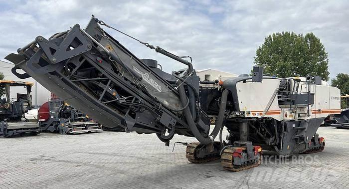 Wirtgen W 220 瀝青冷銑刨機/銑床